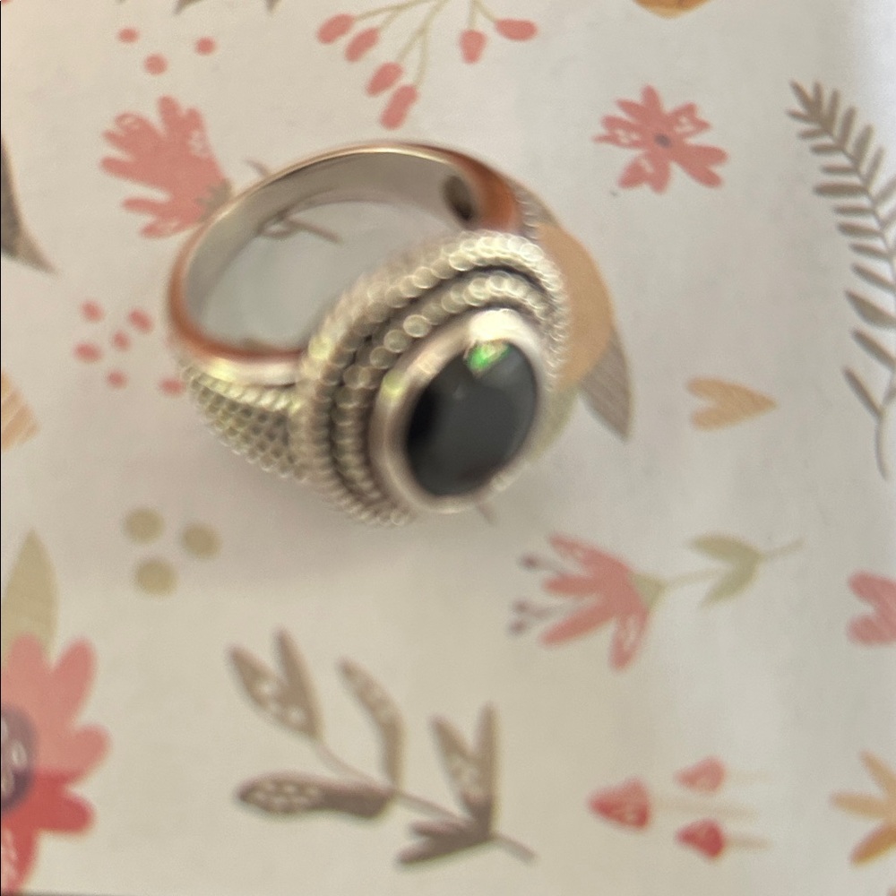 Elegant Silver and Black Women's Ring